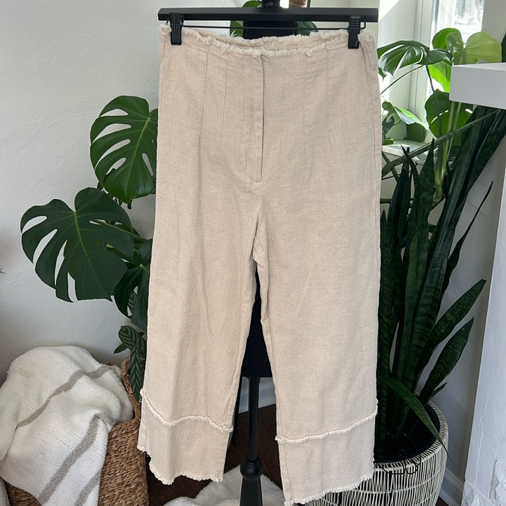 Zara linen tan cropped pant size small purchased in Parma Italy!